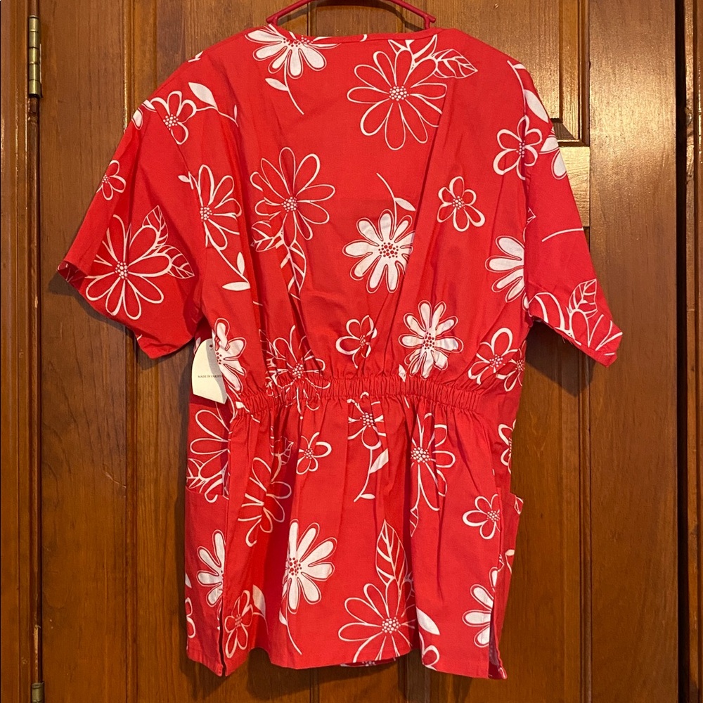 Peppermint Scrubs Pink w/ White Floral Print Scrub Top - Picture 2 of 5